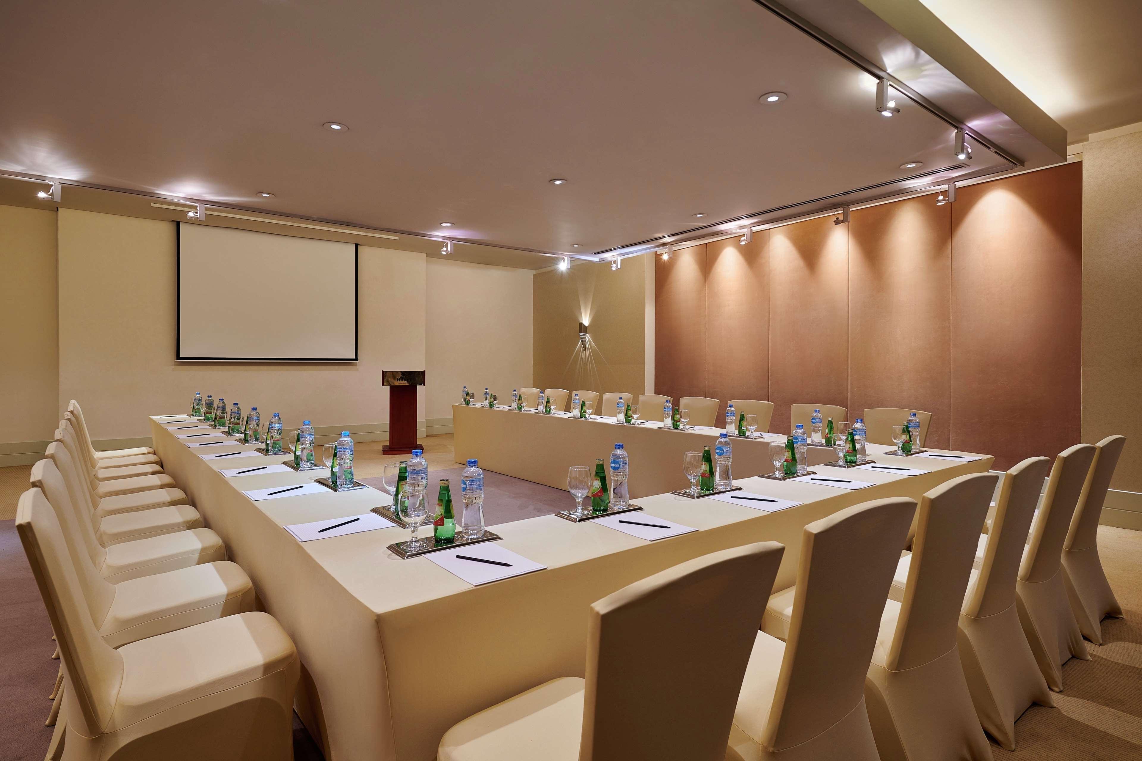 Hilton Cairo Heliopolis Hotel מראה חיצוני תמונה Meeting room