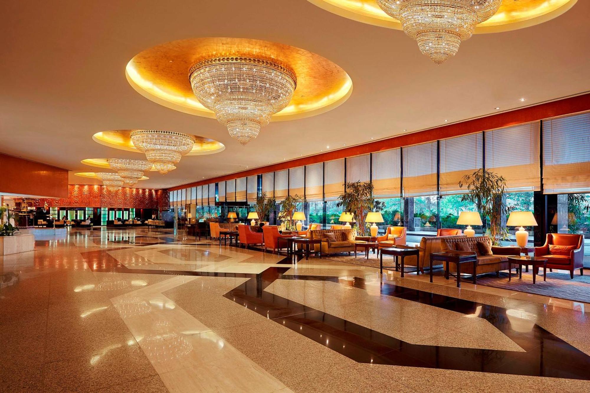 Hilton Cairo Heliopolis Hotel מראה חיצוני תמונה The lobby of the hotel