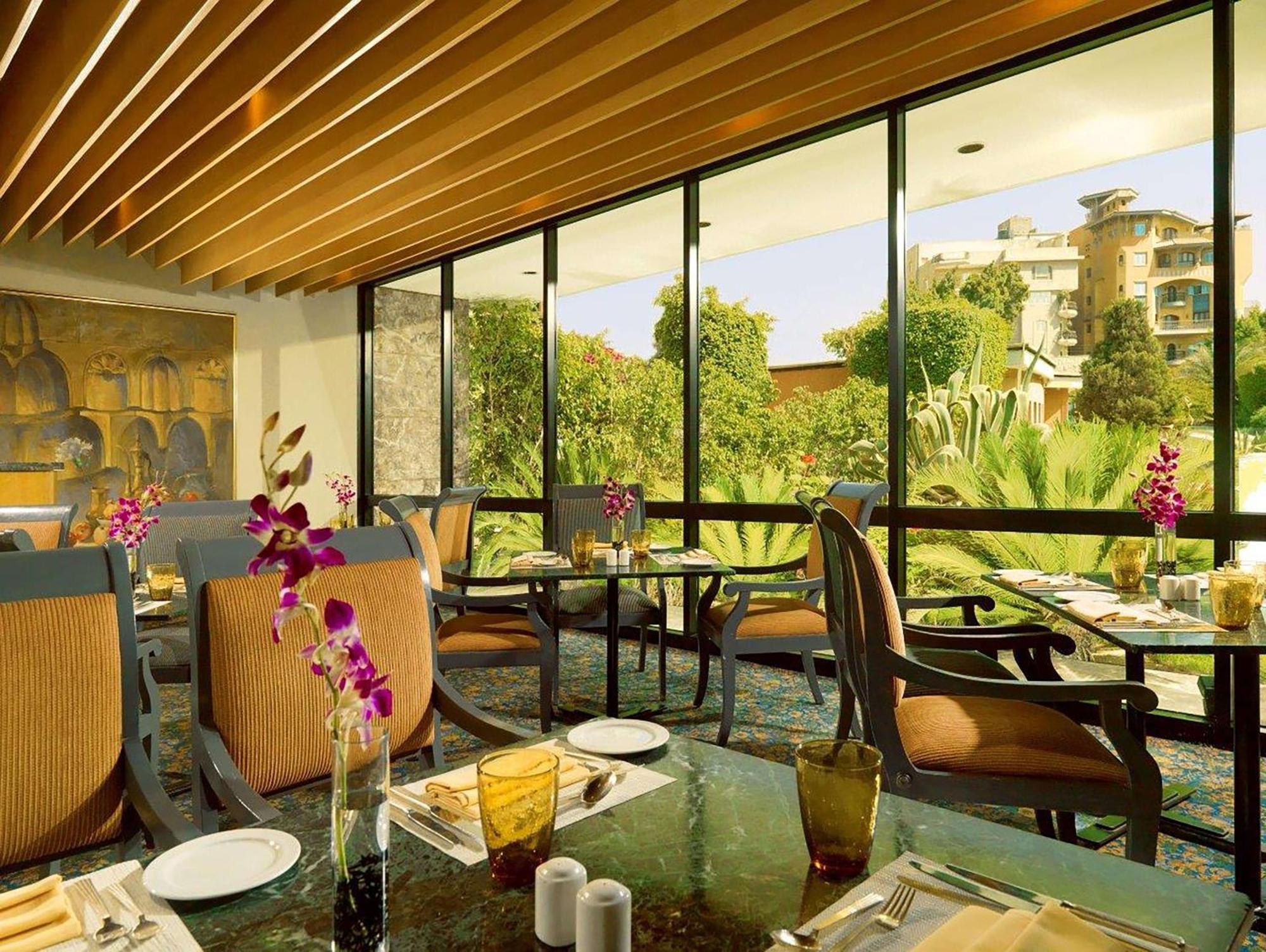 Hilton Cairo Heliopolis Hotel מראה חיצוני תמונה The restaurant